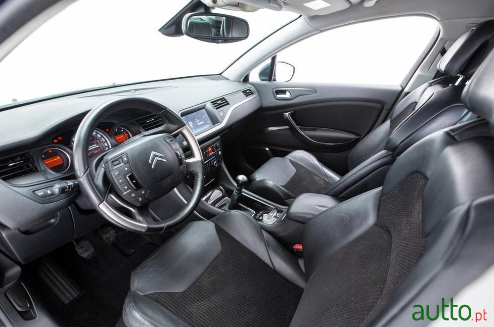 2009' Citroen C5 photo #5