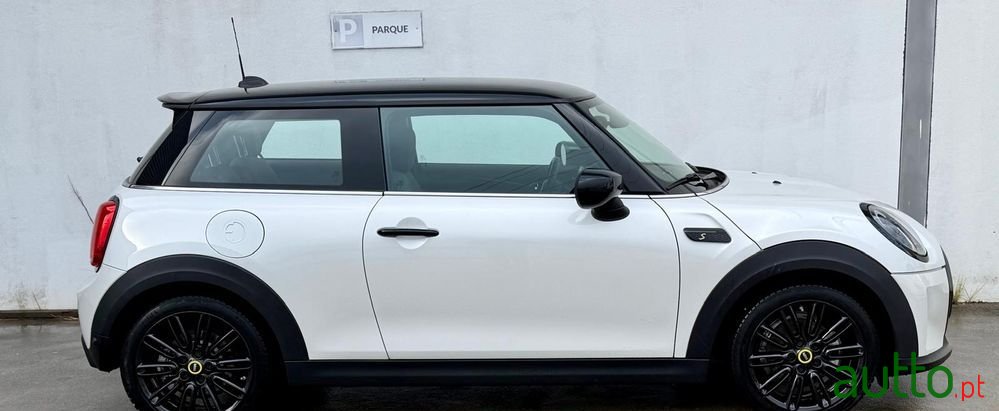 2023' MINI Cooper 3 Portas photo #4
