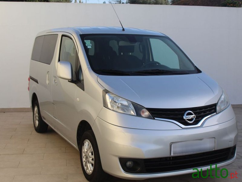 2014' Nissan NV200 Combi photo #1