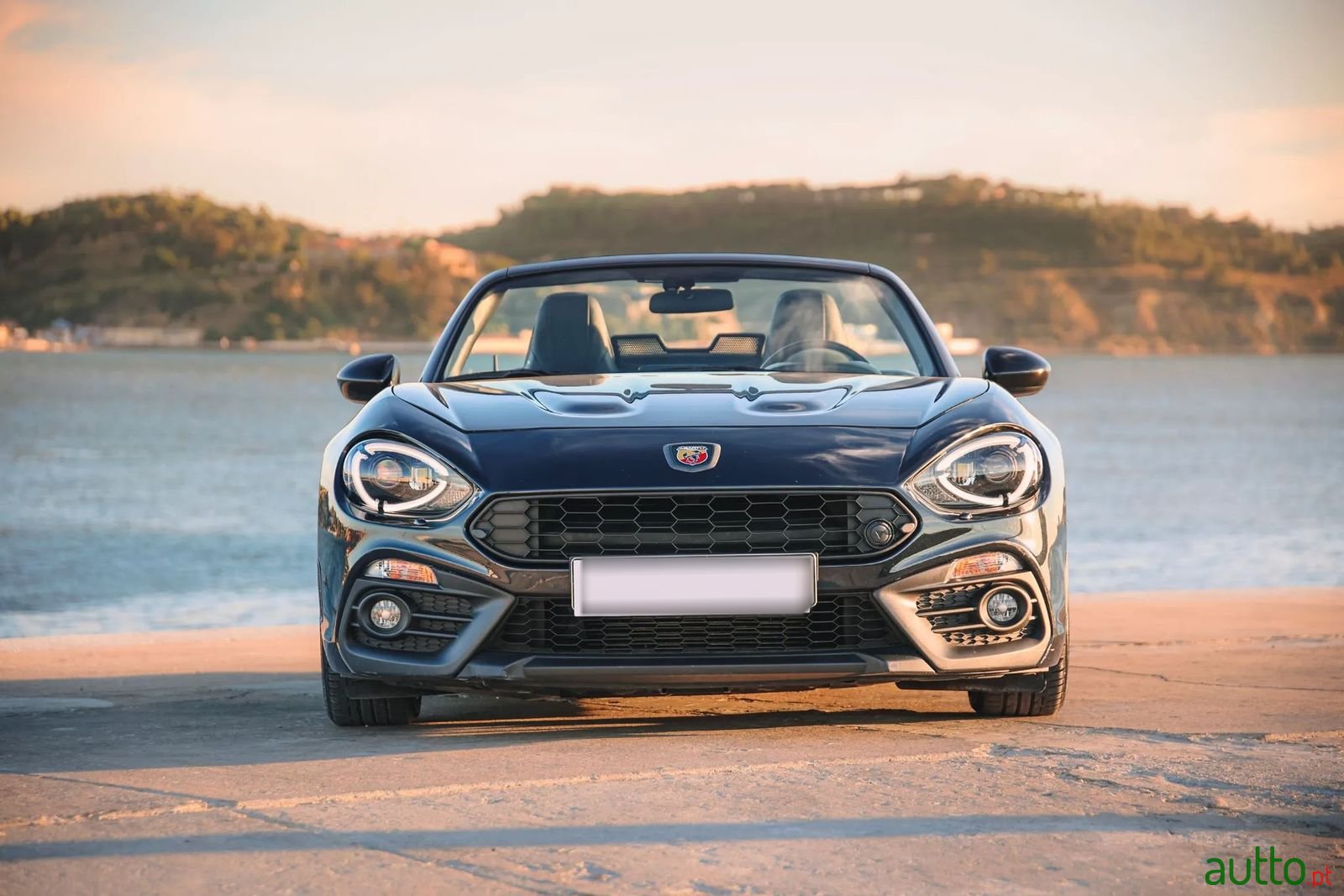 2017' Fiat Abarth 124 Spider photo #3