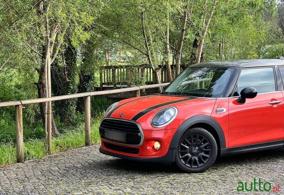 2018' MINI Cooper D photo #5