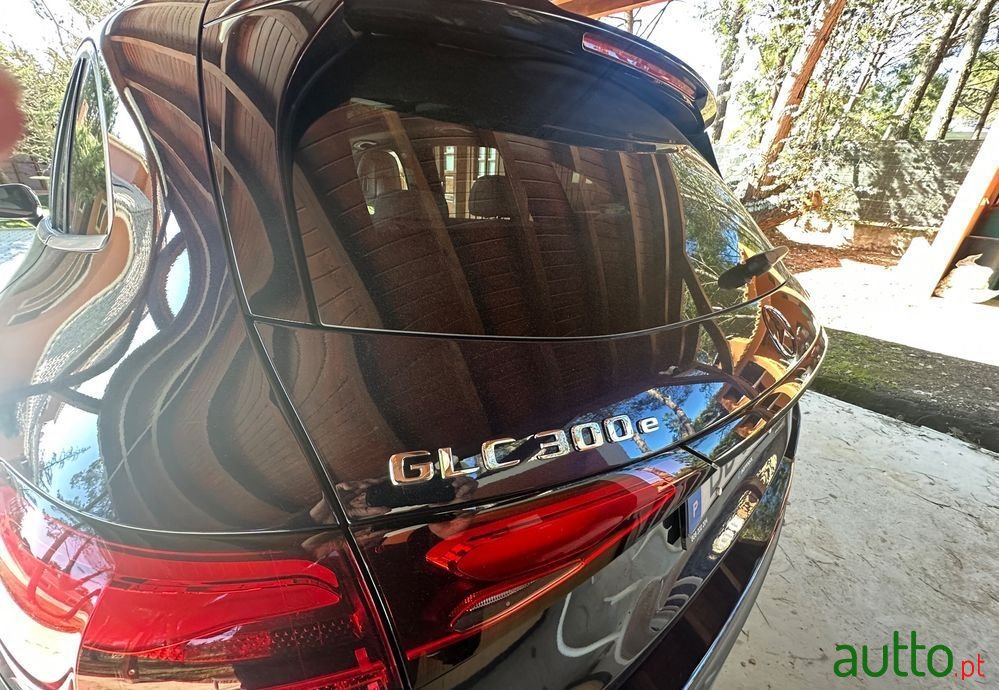 2023' Mercedes-Benz Classe Glc E 4Matic photo #2