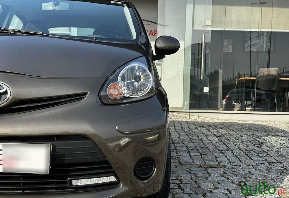 2014' Toyota Aygo photo #2