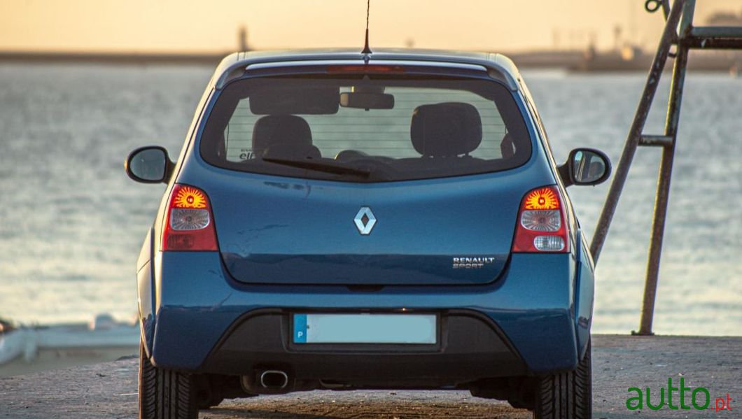2009' Renault Twingo photo #2