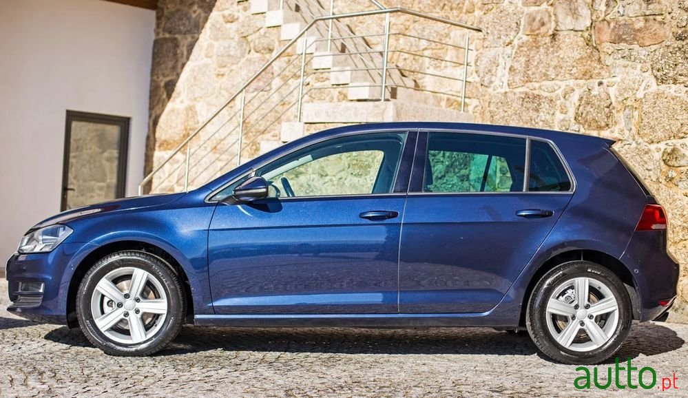 2013' Volkswagen Golf photo #3