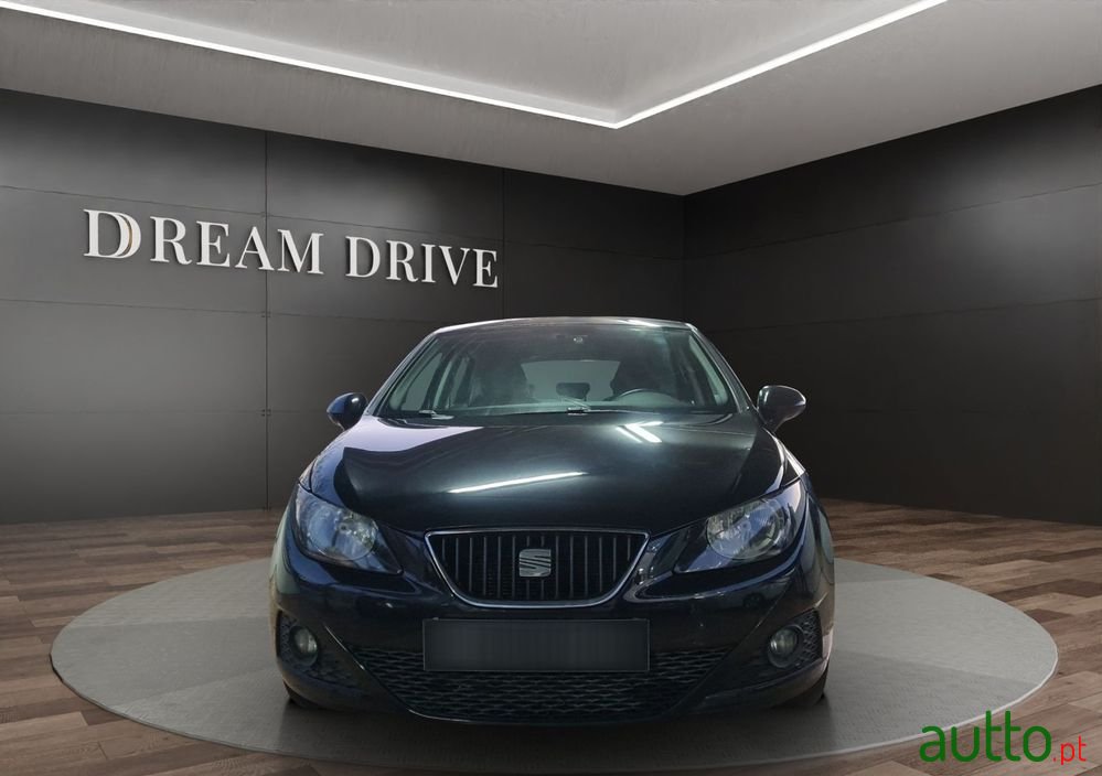 2011' SEAT Ibiza photo #2