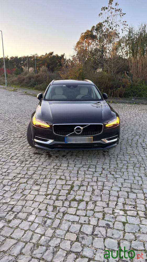 2020' Volvo V90 photo #6