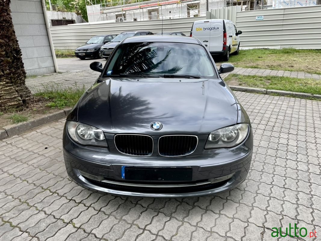 2008' BMW 118 photo #3