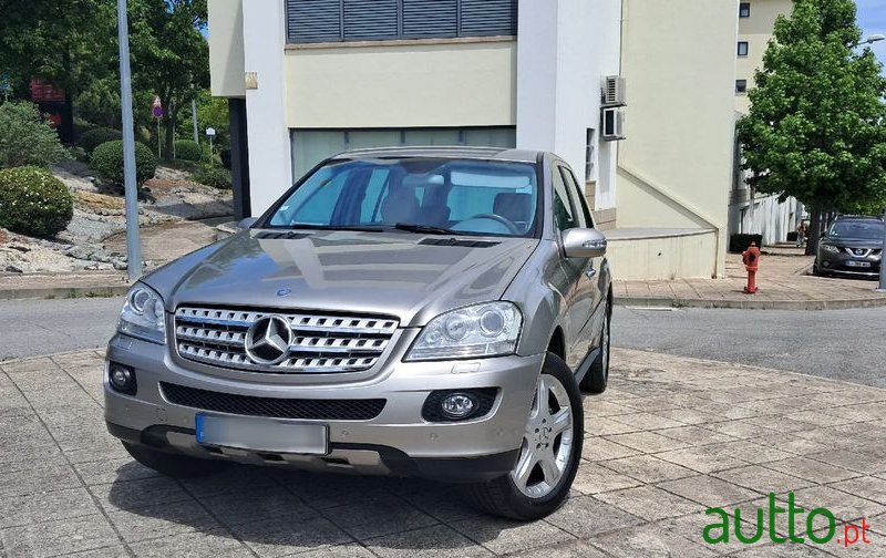 2006' Mercedes-Benz ML 320 Cdi photo #2