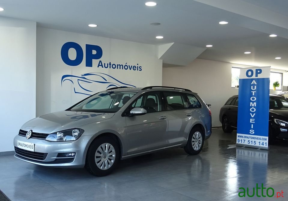 2015' Volkswagen Golf Variant photo #1