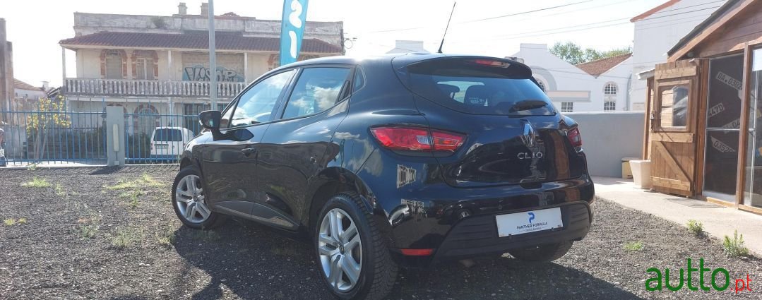 2019' Renault Clio photo #5