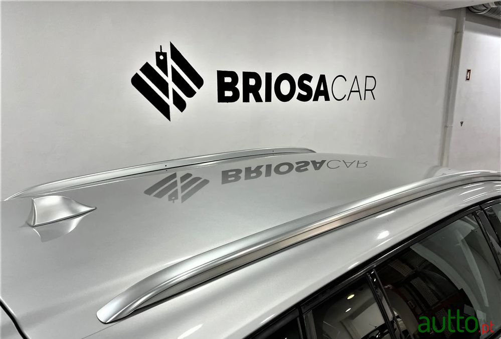 2017' Renault Megane Sport Tourer photo #4