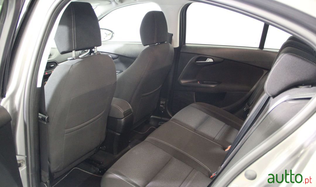 2020' Fiat Tipo photo #6