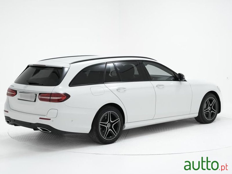 2022' Mercedes-Benz Classe E De Amg Line photo #3
