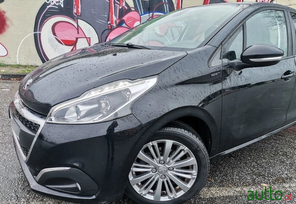 2019' Peugeot 208 photo #3