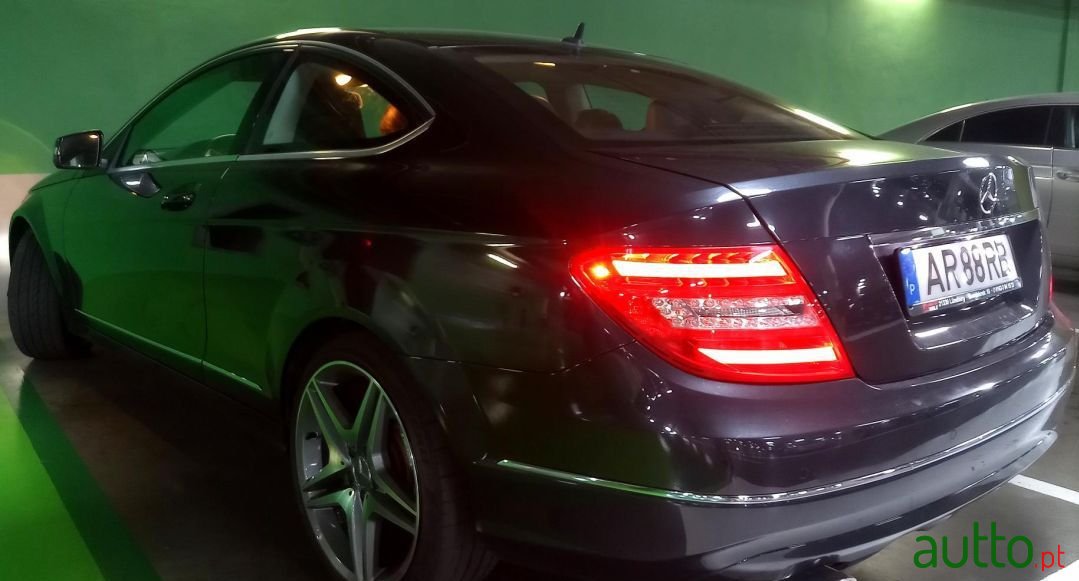 2012' Mercedes-Benz C-220 photo #2