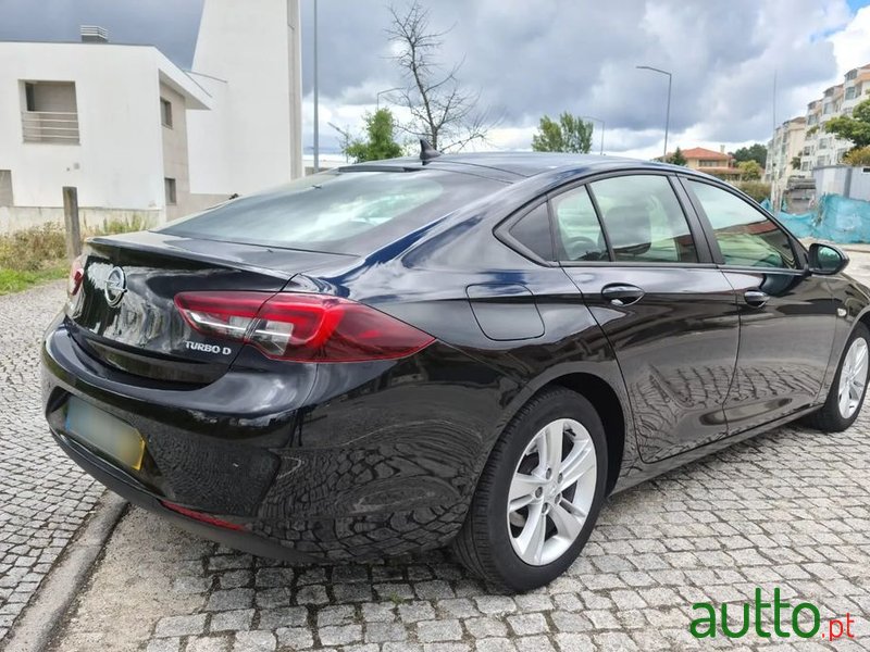 2018' Opel Insignia Grand Sport photo #4