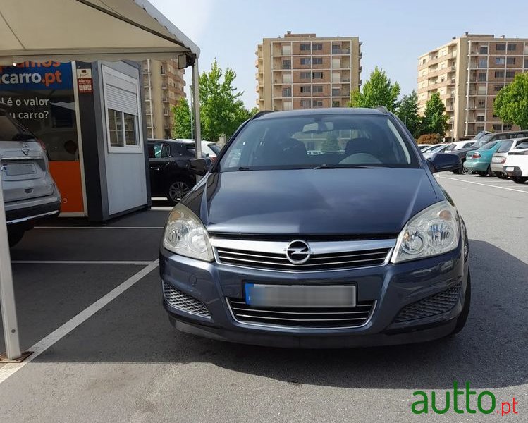 2007' Opel Astra Caravan photo #1