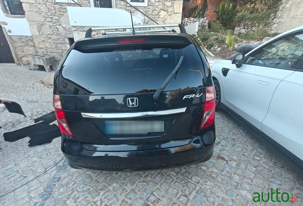 2010' Honda FR-V photo #4