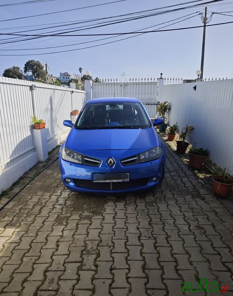 2006' Renault Megane Sport F1-Team R26 photo #3
