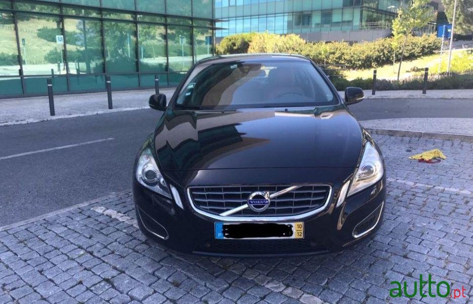 2010' Volvo S60 D3 Summum photo #3