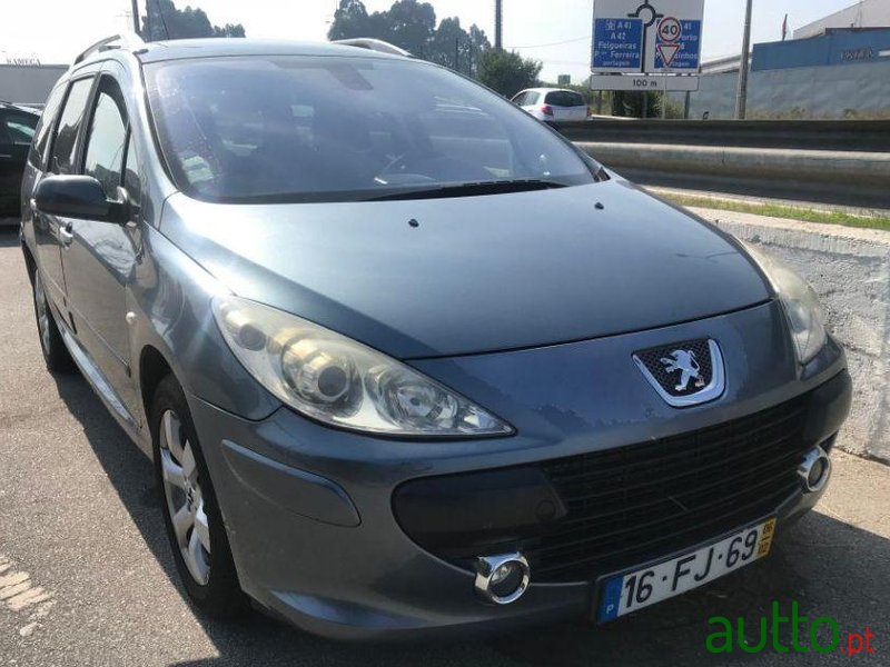 2006' Peugeot 307 Sw photo #2