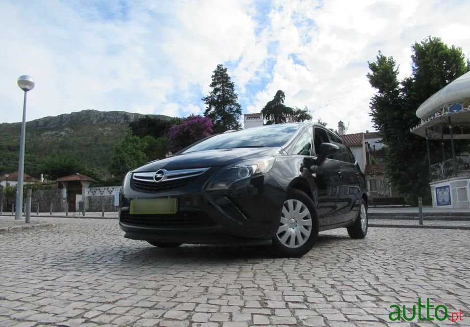 2016' Opel Zafira photo #5