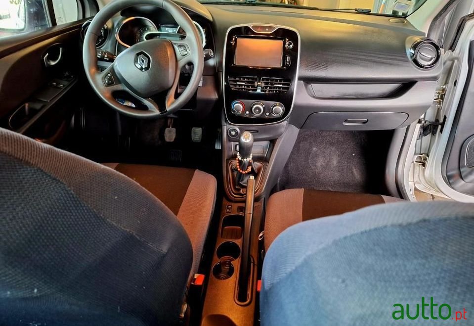 2015' Renault Clio photo #5