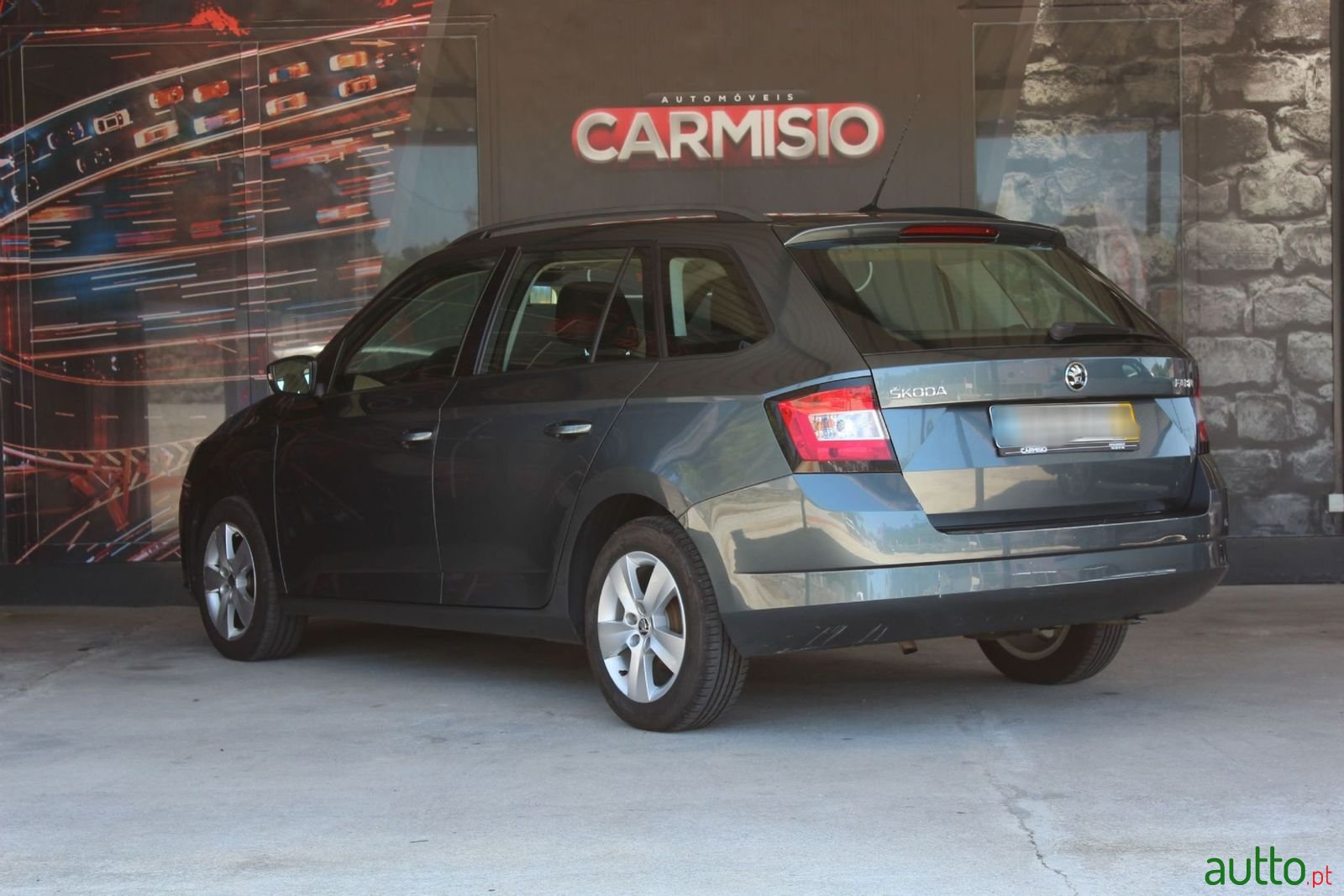 2017' Skoda Fabia Break photo #5