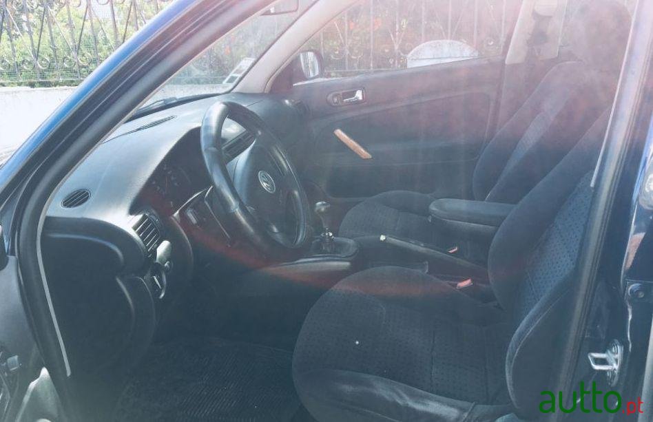 1999' Volkswagen Passat Trendline photo #1