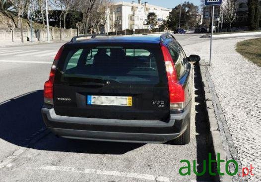 2002' Volvo V70 D5 photo #3
