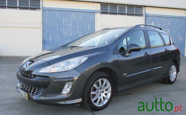 2011' Peugeot 308 Sw photo #2