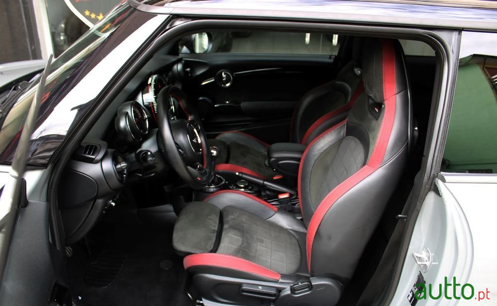 2017' MINI John Cooper Works 3 Portas photo #6