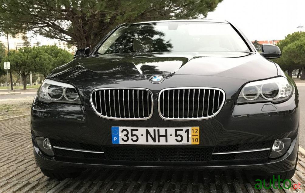 2012' BMW 520 photo #1