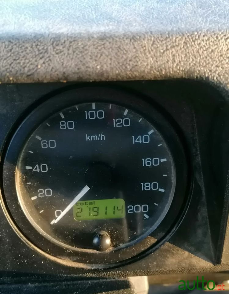 2002' Land Rover Defender photo #5