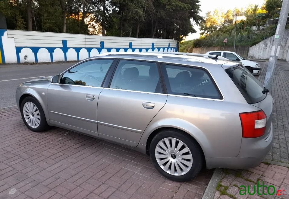 2004' Audi A4 Avant photo #4