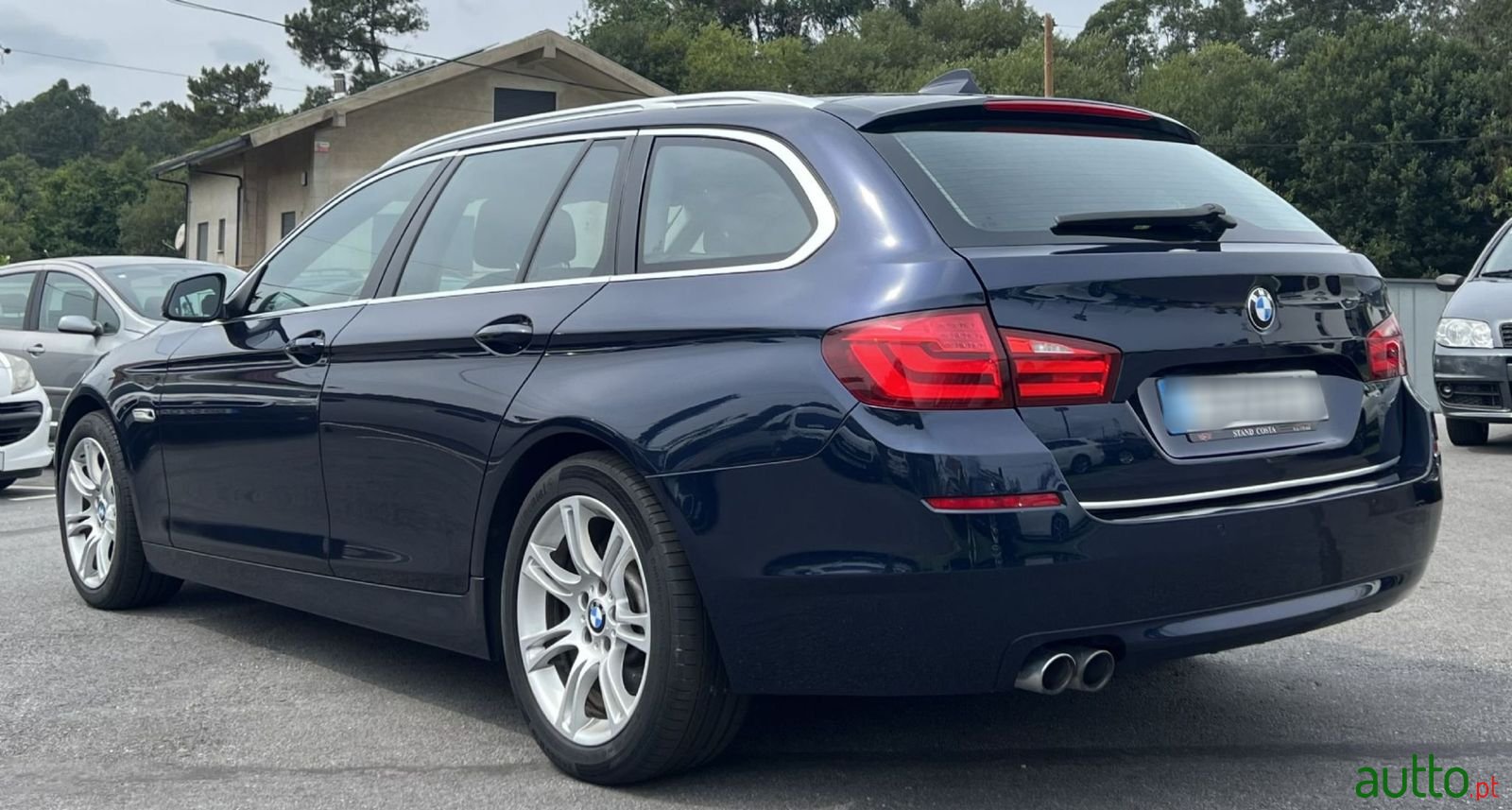 2011' BMW 520 photo #3