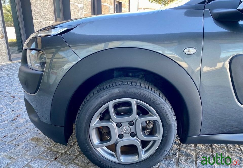 2015' Citroen C4 Cactus photo #5