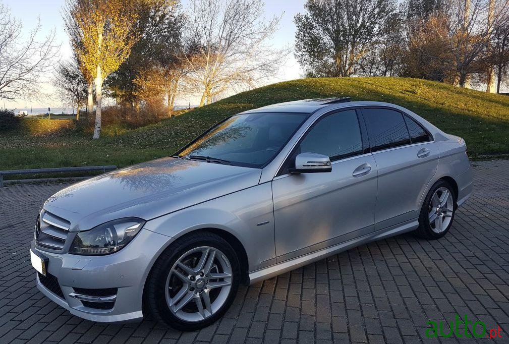 2011' Mercedes-Benz 250 CDi Avantgarde BE Aut. photo #2