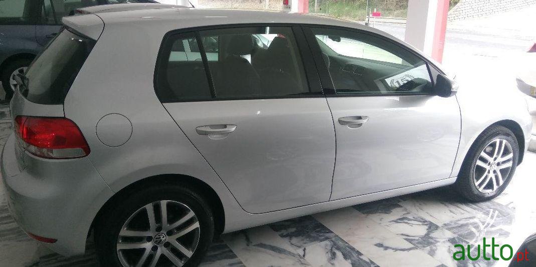 2011' Volkswagen Golf photo #2