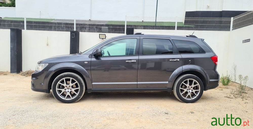 2015' Fiat Freemont 2.0 M-Jet photo #2