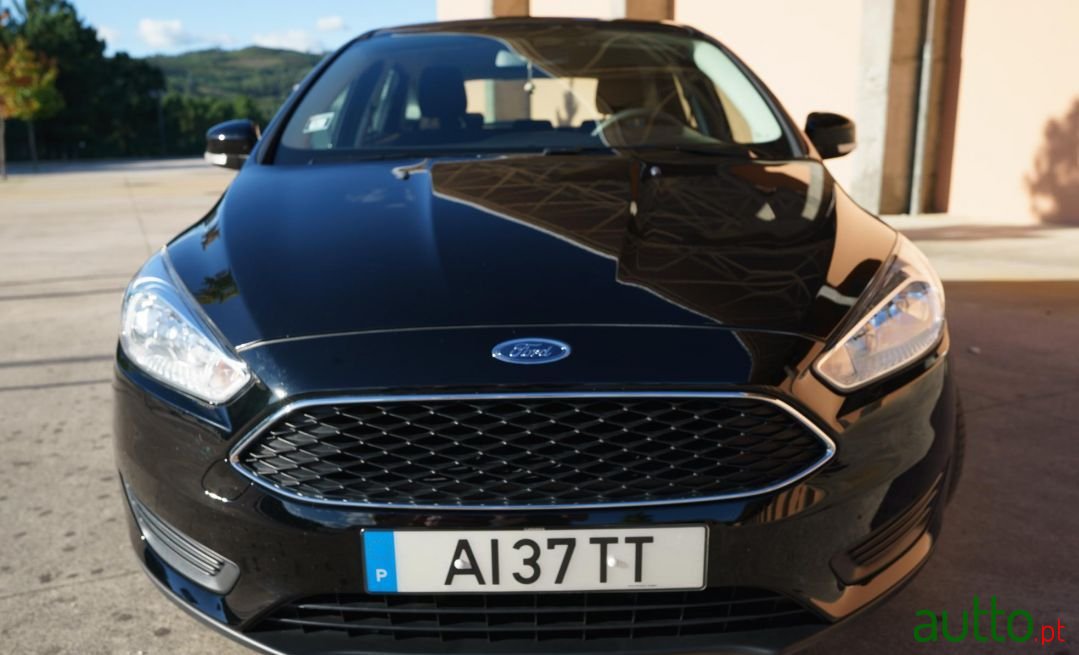 2016' Ford Focus photo #2