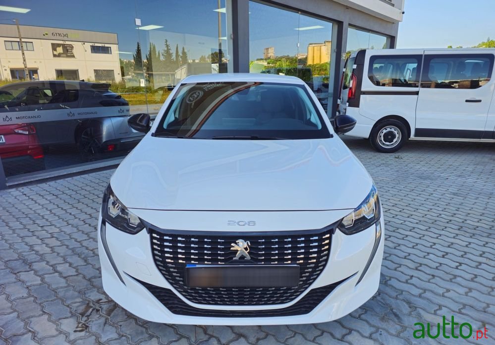 2023' Peugeot 208 photo #2