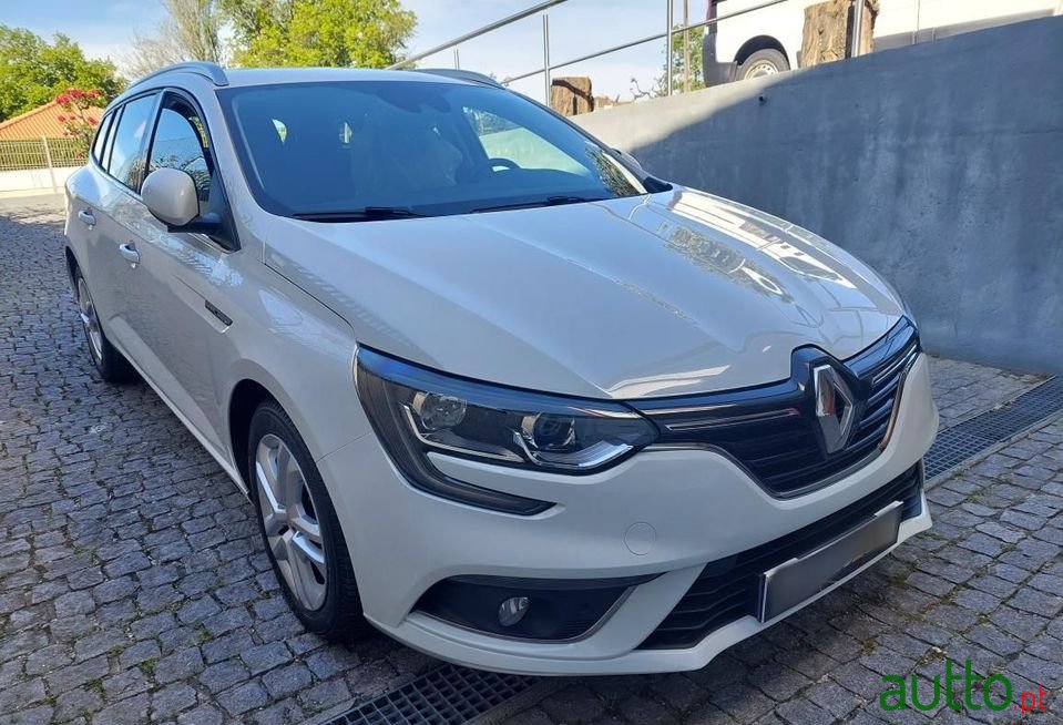 2017' Renault Megane photo #1