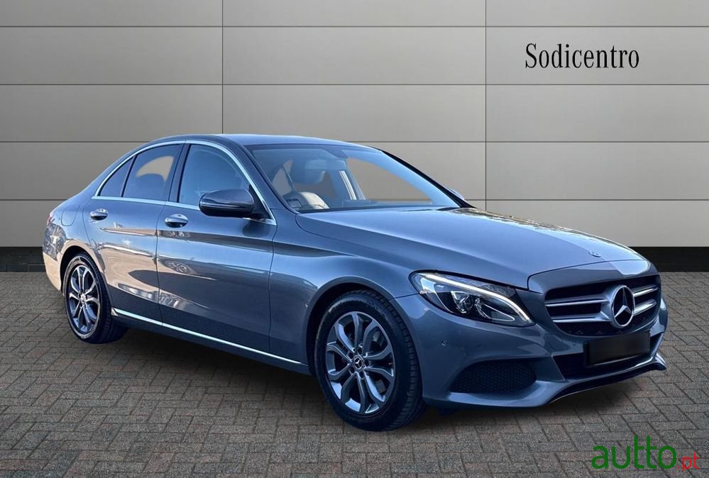 2018' Mercedes-Benz Classe C photo #2