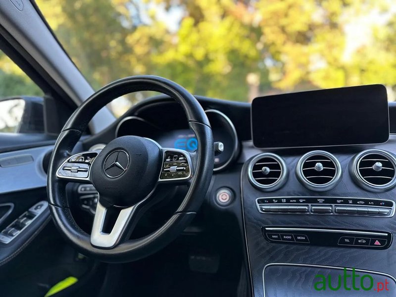 2020' Mercedes-Benz Classe C photo #4