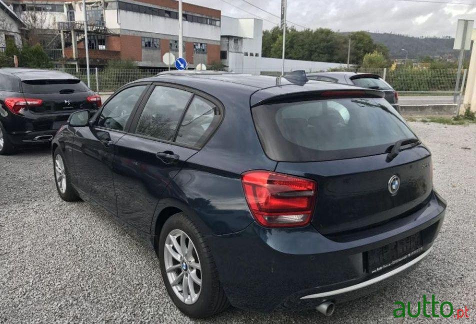 2012' BMW 116 D Line Sport photo #2