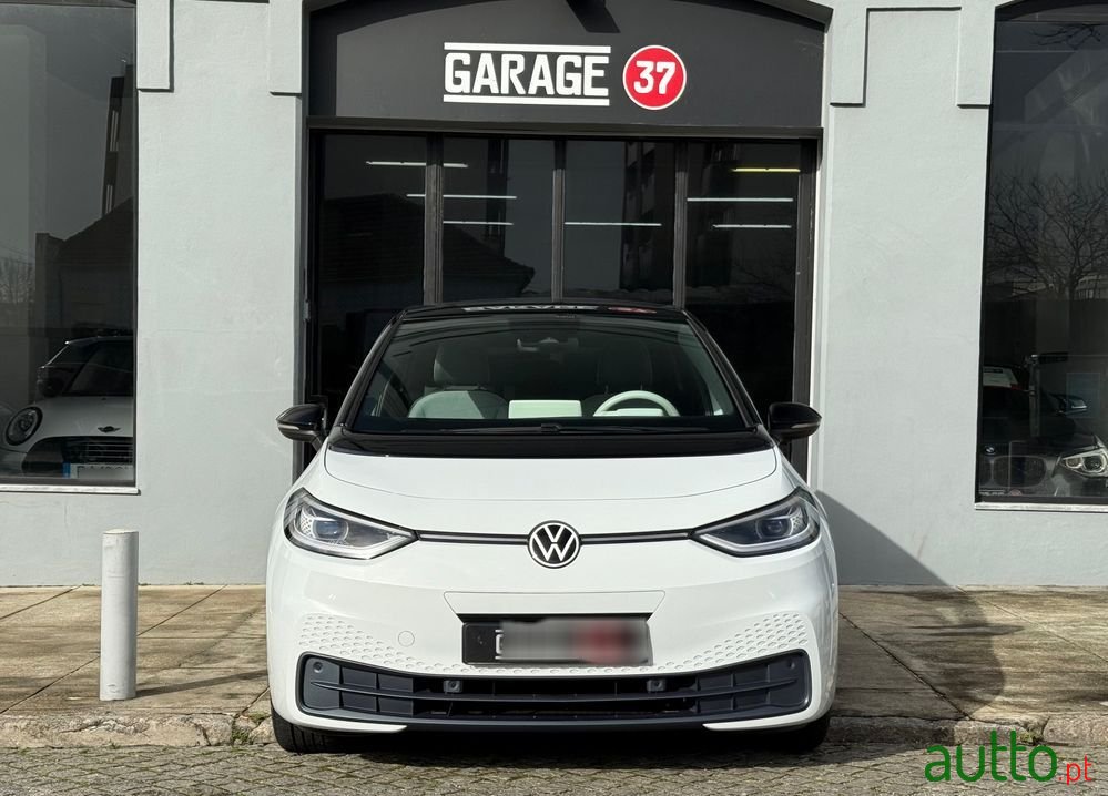 2020' Volkswagen ID.3 Pro photo #2