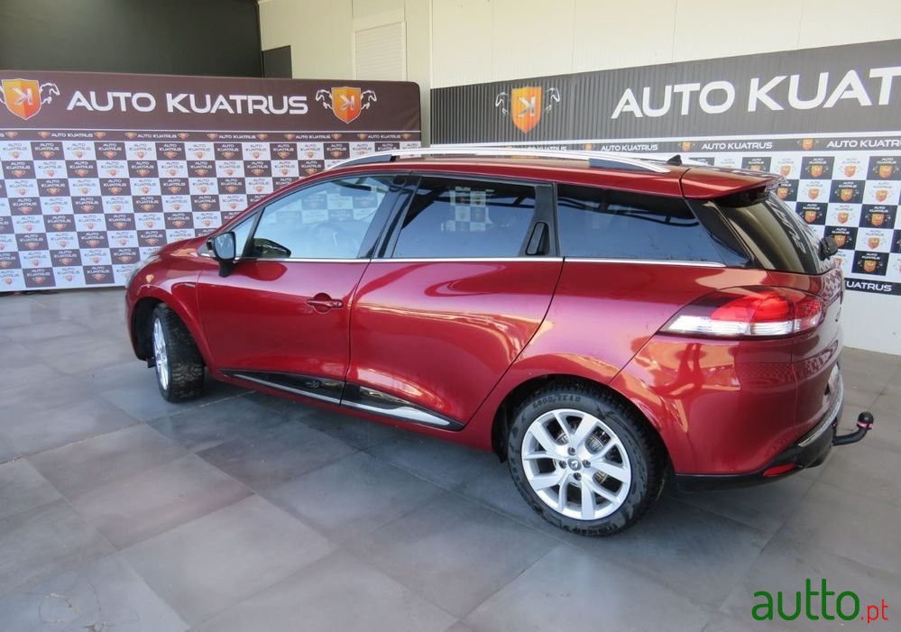 2018' Renault Clio Sport Tourer photo #6