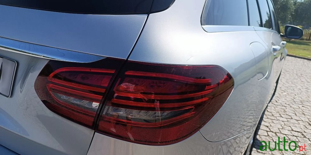 2019' Mercedes-Benz Classe C photo #6